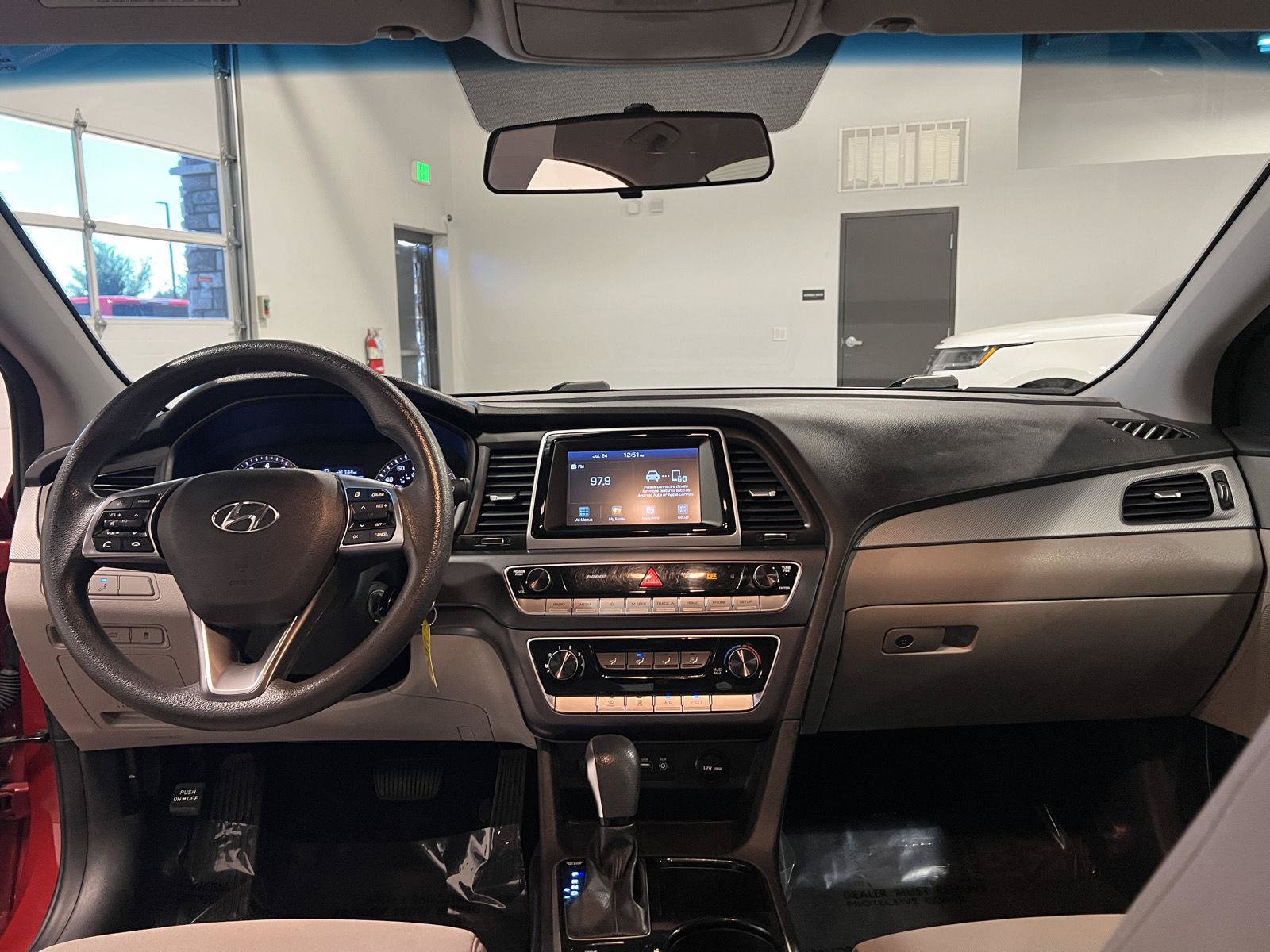 Used 2018 Hyundai Sonata SE FWD image 31