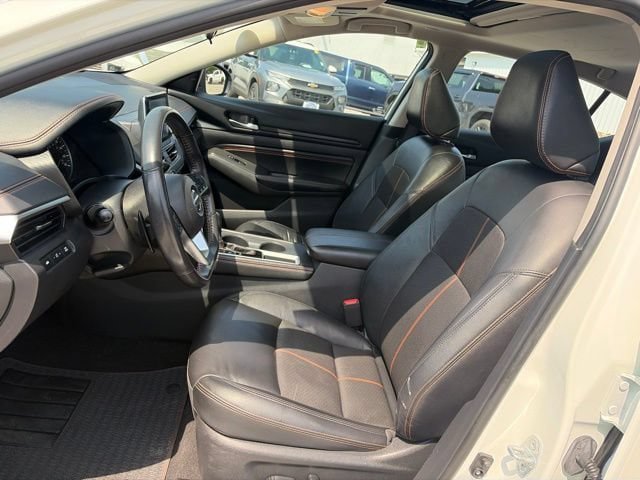 Used 2022 Nissan Altima 2.0 SR FWD image 12