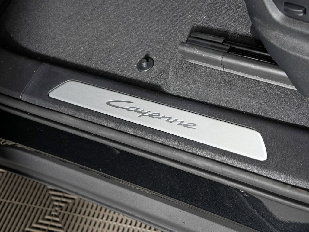 Used 2026 Porsche Cayenne Coupe AWD/4WD image 16