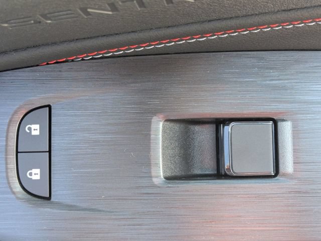 New 2026 Nissan Sentra SR w/ SR Premium Package FWD image 33