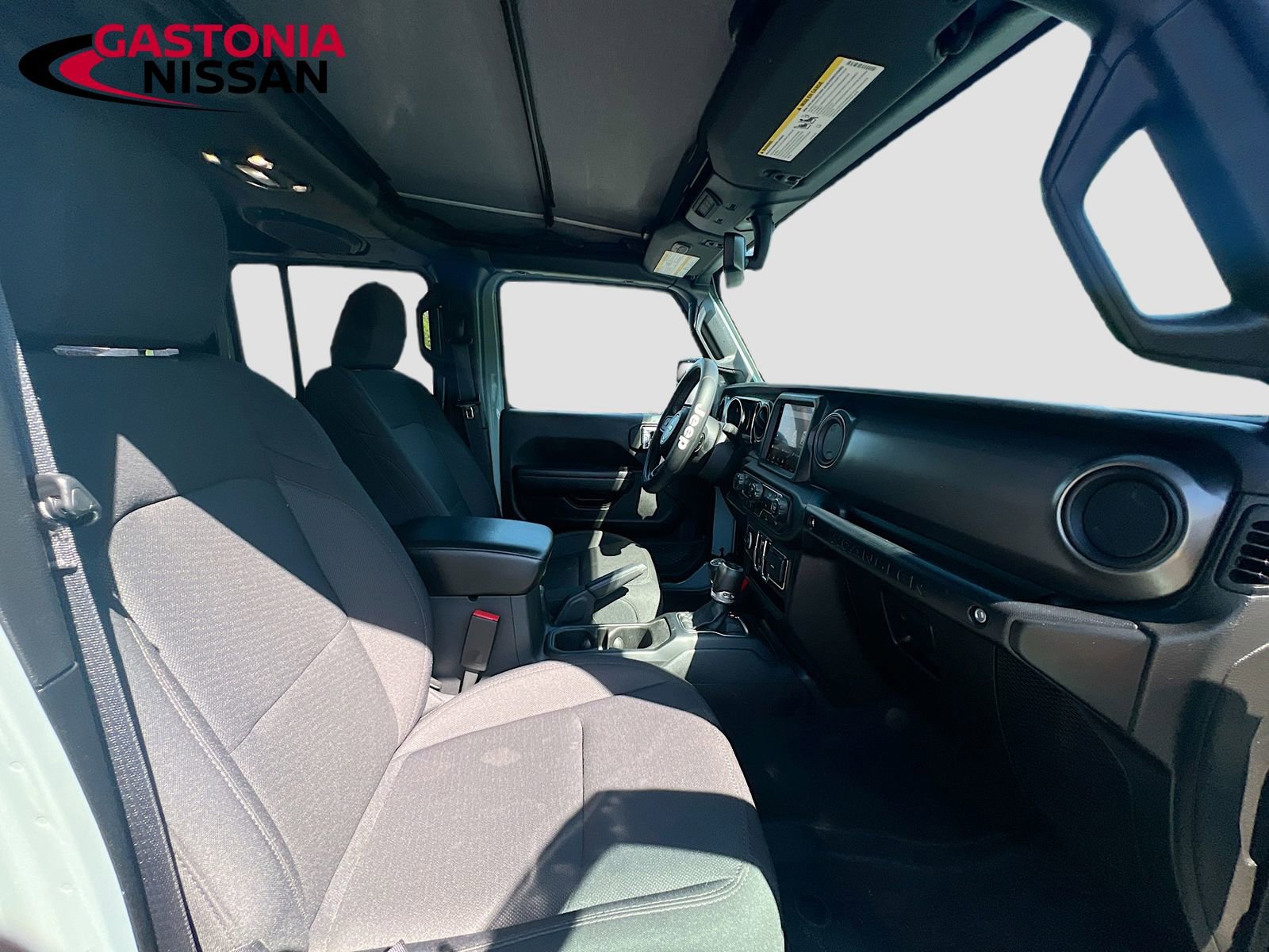 Used 2023 Jeep Wrangler Unlimited w/ Cold Weather Group image 38