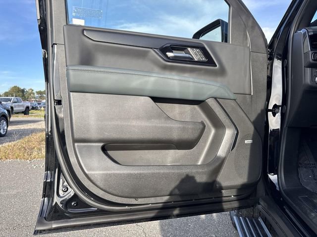 New 2026 GMC Yukon XL AT4 w/ AT4 Premium Package image 18