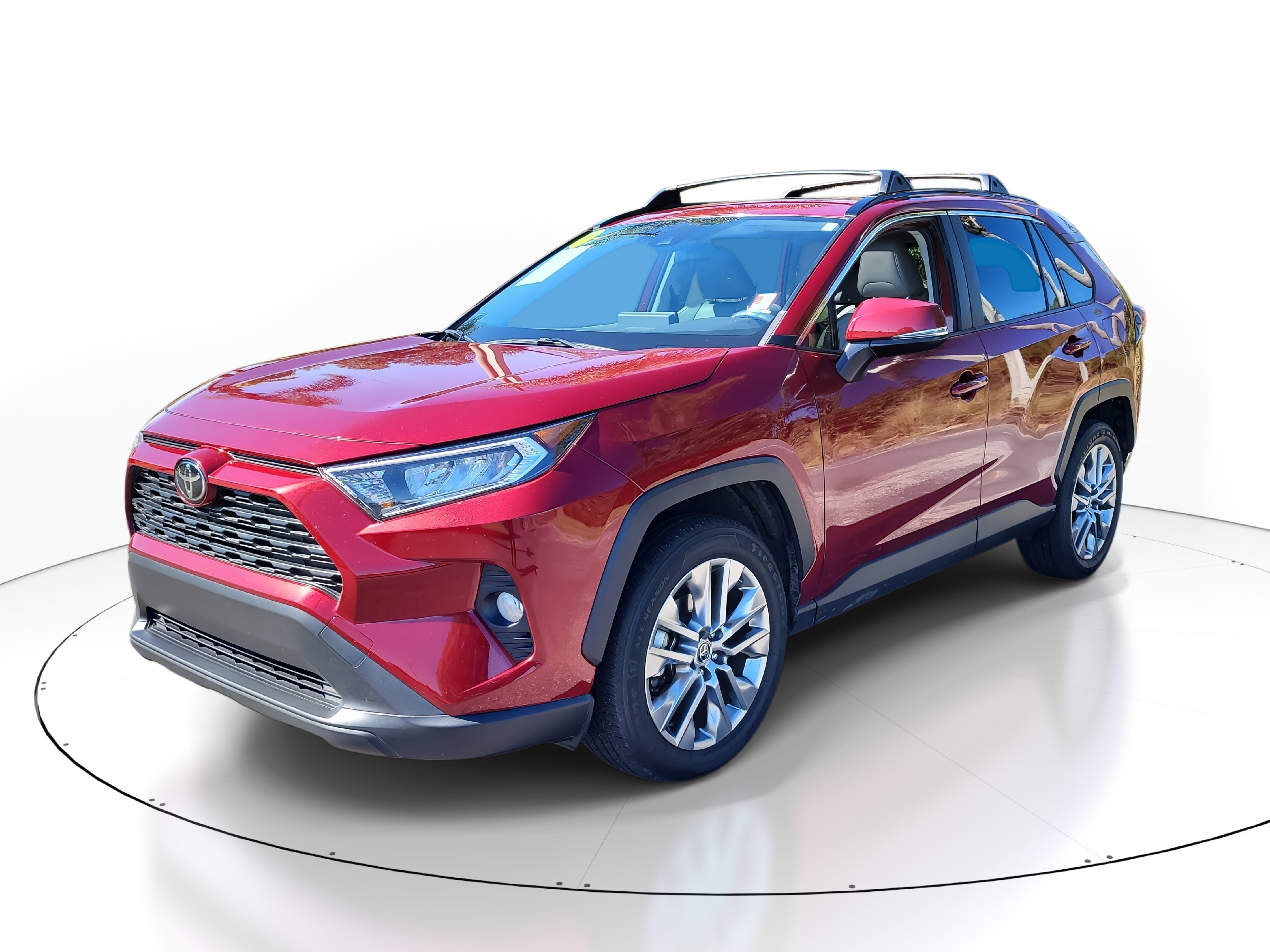 Used 2020 Toyota RAV4 XLE Premium image 3