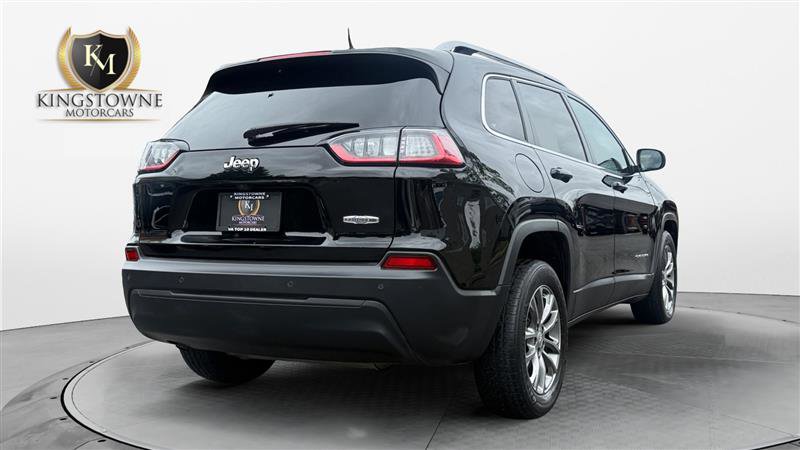 Used 2019 Jeep Cherokee Latitude Plus w/ Cold Weather Group FWD image 5