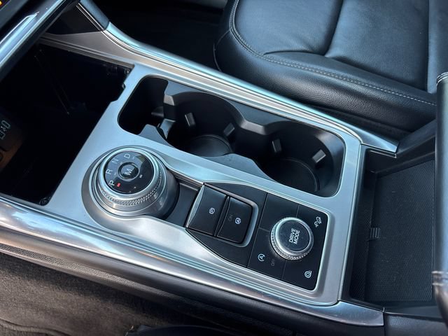 Used 2020 Ford Explorer XLT w/ Equipment Group 202A AWD/4WD image 26