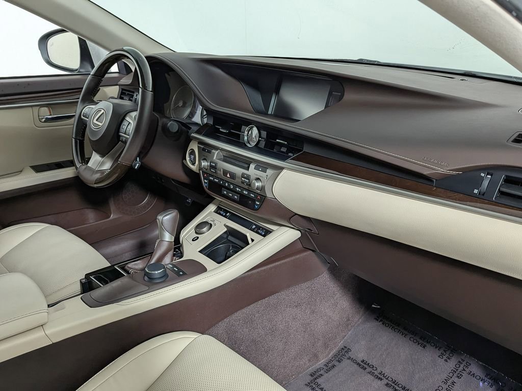 Used 2017 Lexus ES 350 w/ Premium Package image 30