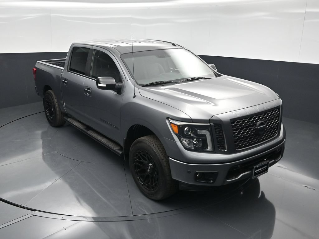 Used 2019 Nissan Titan SV w/ SV Convenience Package RWD image 39