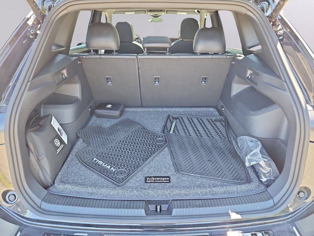 Used 2026 Volkswagen Tiguan SE R-Line AWD/4WD image 34