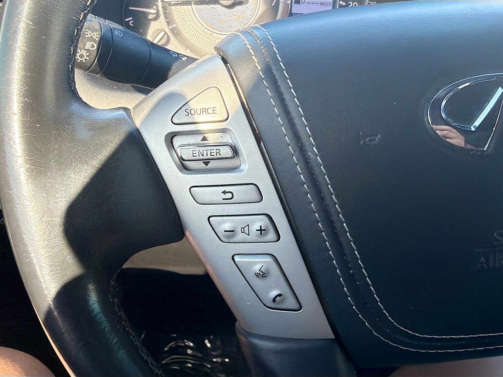 Used 2019 INFINITI QX80 Limited image 38