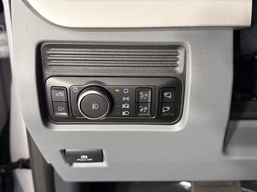 New 2027 Ford F350 XLT w/ XLT Premium Package AWD/4WD image 15