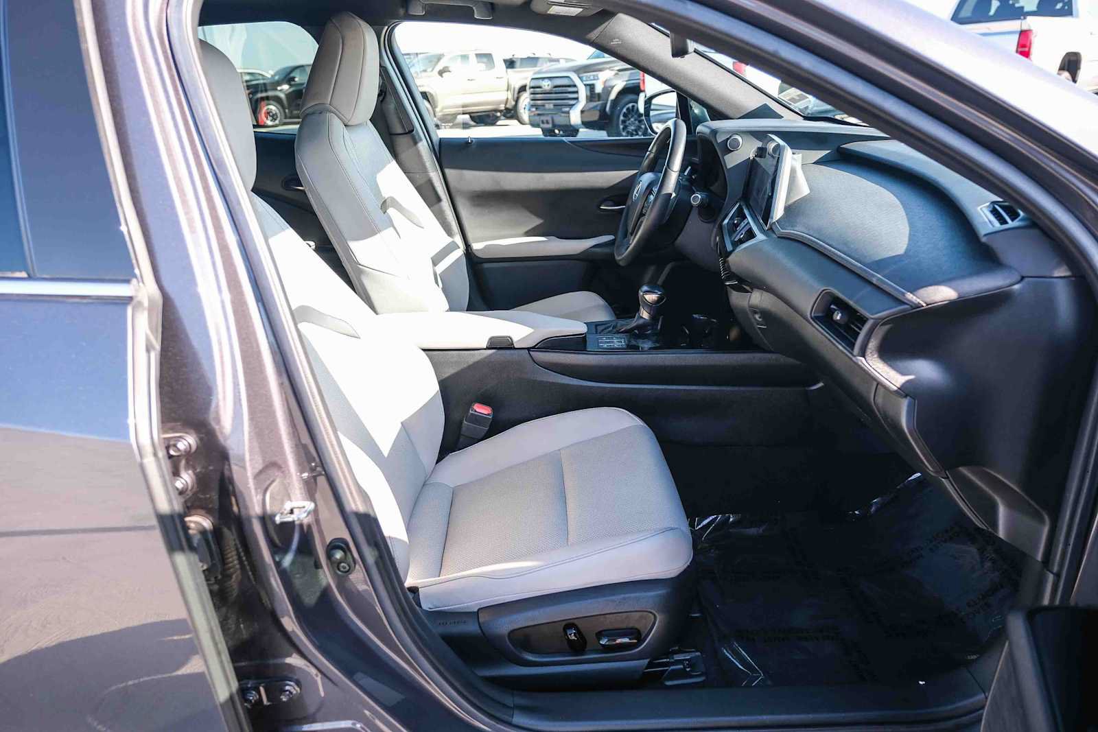 Used 2023 Lexus UX 250h F Sport w/ Accessory Package (Z1) AWD/4WD image 17