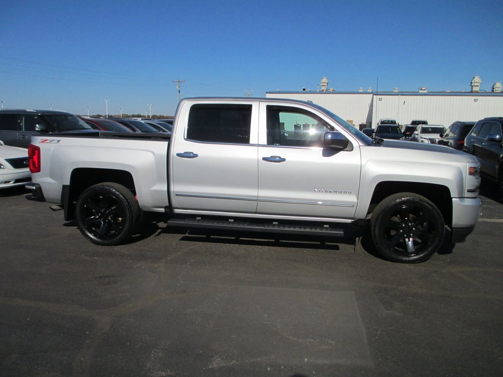 Used 2017 Chevrolet Silverado 1500 LTZ Z71 w/ LTZ Plus Package image 2