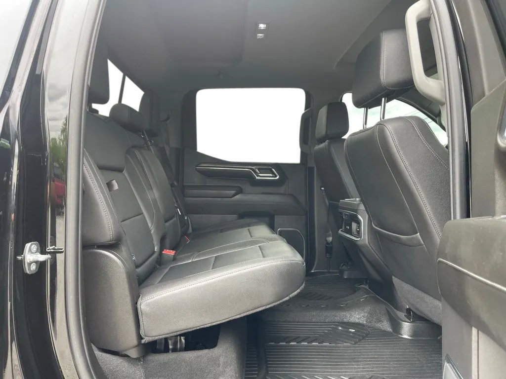 Used 2024 Chevrolet Silverado 1500 LTZ AWD/4WD image 18