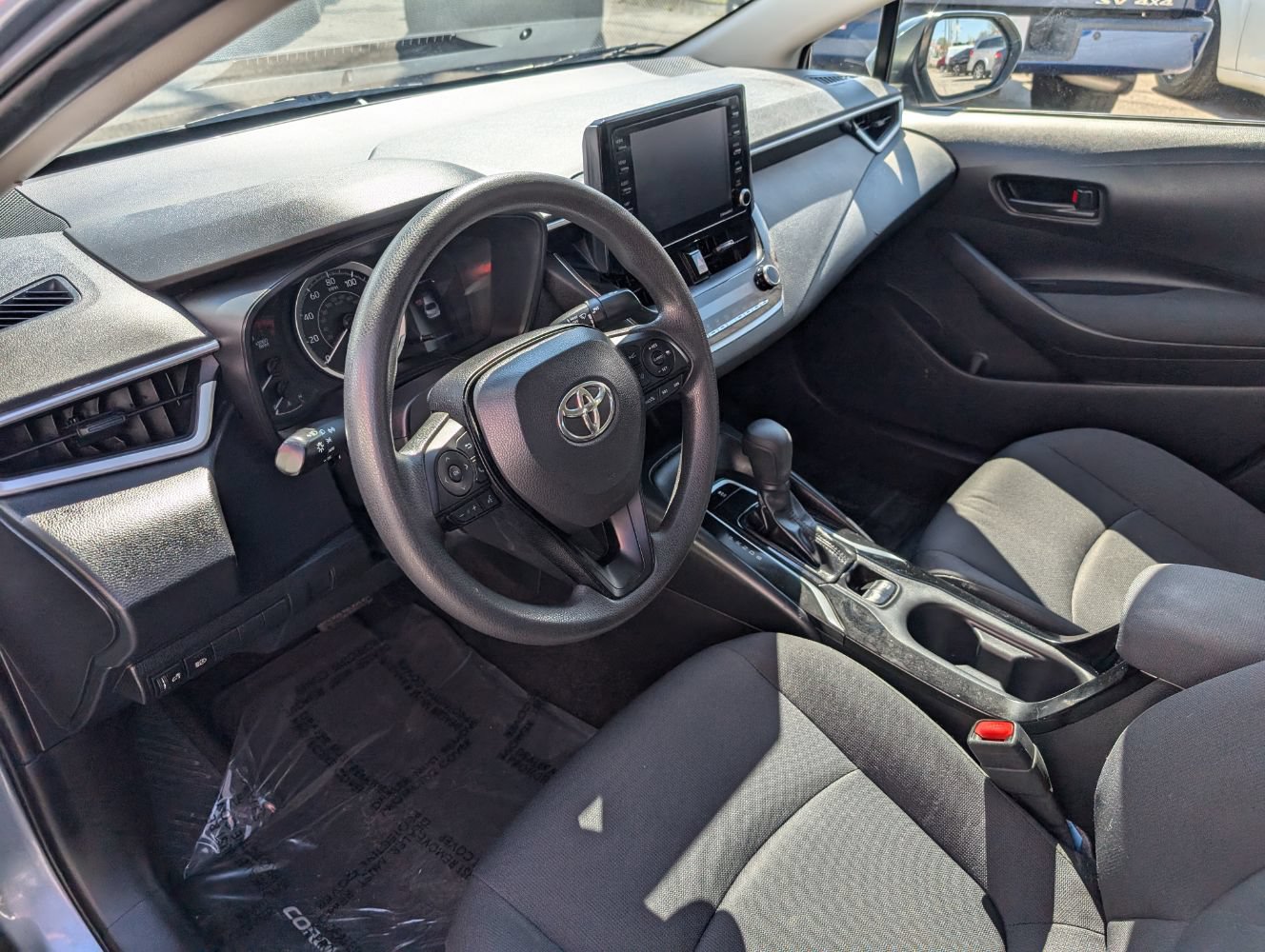 Used 2022 Toyota Corolla LE FWD image 12
