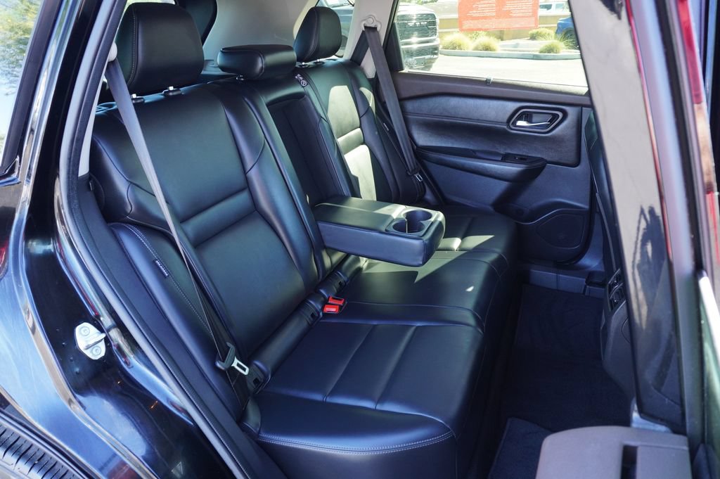 Certified 2023 Nissan Rogue SV w/ SV Premium B Package FWD image 9