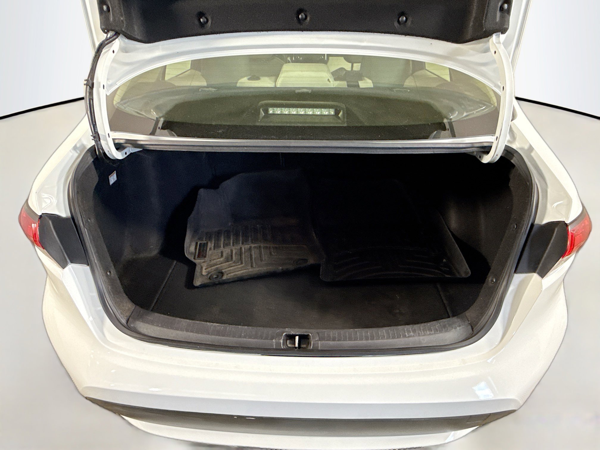 Used 2021 Toyota Corolla LE image 35