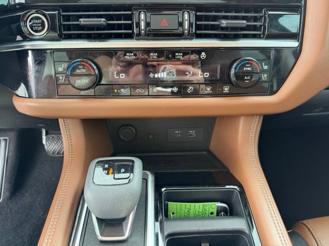 Used 2023 Nissan Pathfinder Platinum AWD/4WD image 19