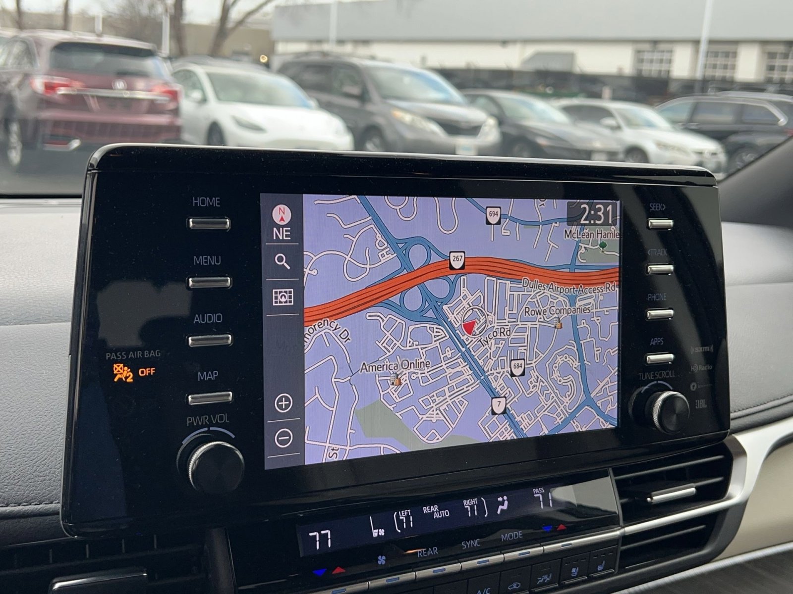 Used 2021 Toyota Sienna Limited image 19