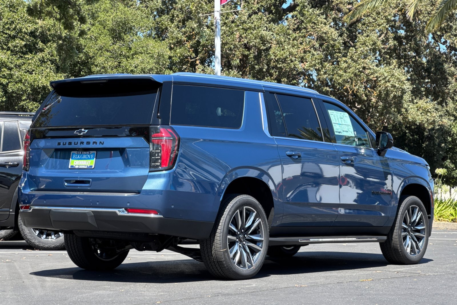 New 2026 Chevrolet Suburban LS w/ LS Custom Edition AWD/4WD image 3