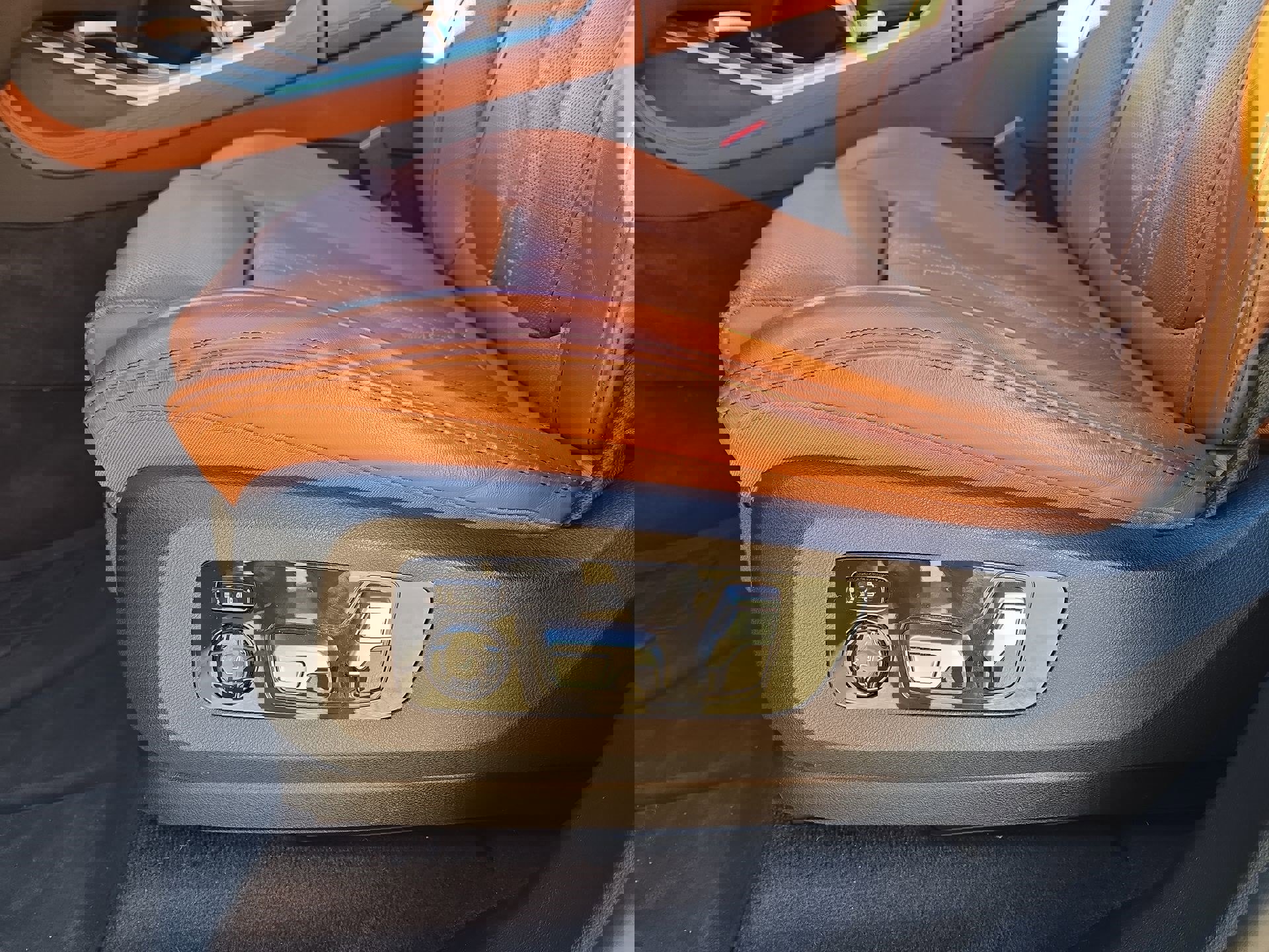 Used 2022 BMW X7 xDrive40i w/ M Sport Package image 17