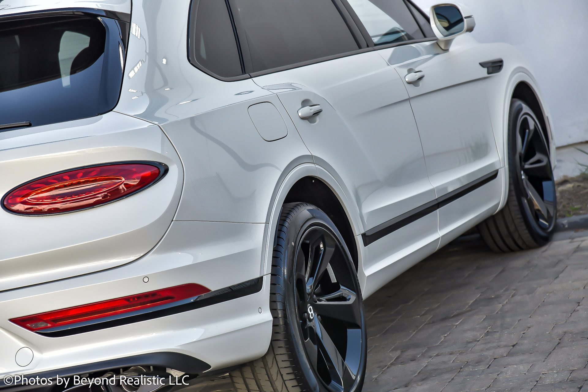 Used 2024 Bentley Bentayga Extended Wheelbase image 9