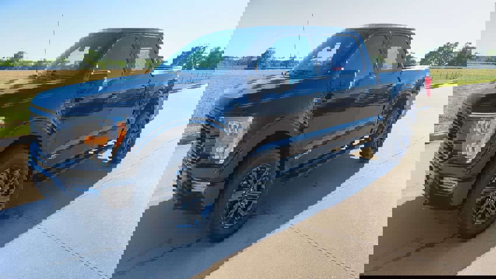 Used 2023 Ford F150 XLT w/ Equipment Group 302A High image 5