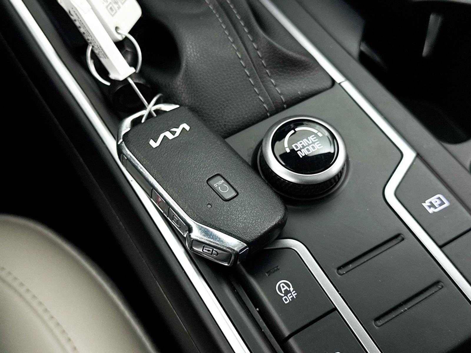 Used 2023 Kia Sorento S w/ Panoramic Sunroof Package FWD image 41