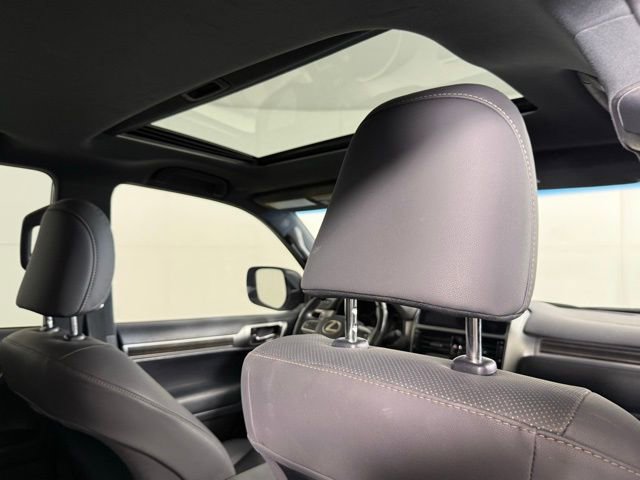 Used 2023 Lexus GX 460 Premium w/ Premium Package image 32