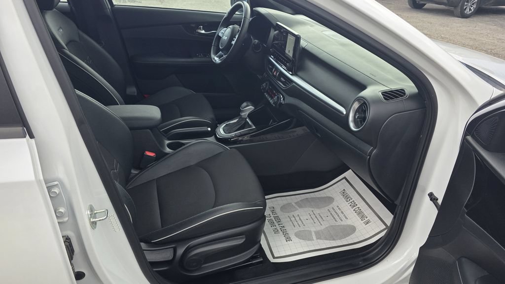 Used 2022 Kia Forte GT-Line FWD image 6