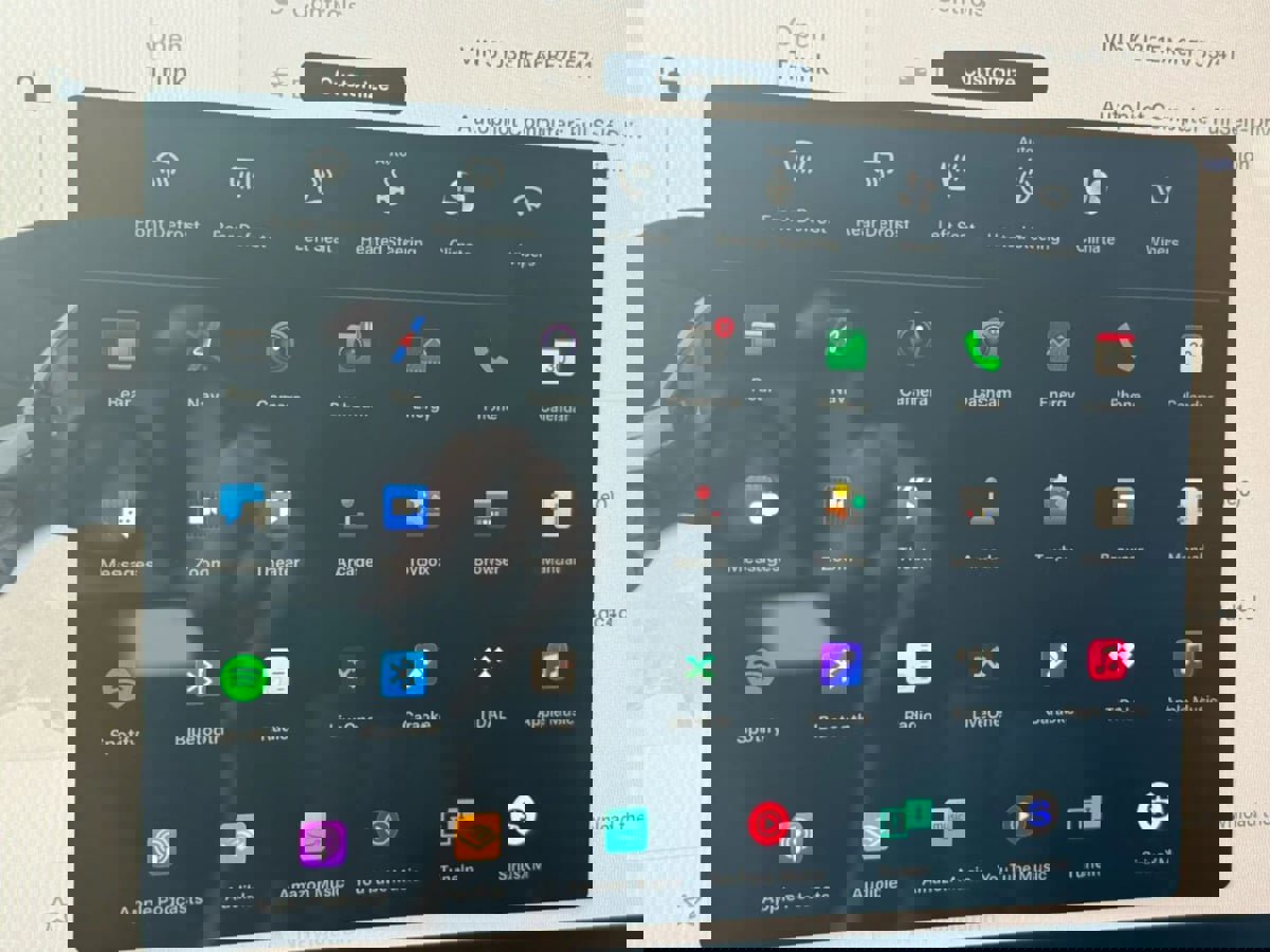 Used 2024 Tesla Model 3 Standard Range image 27