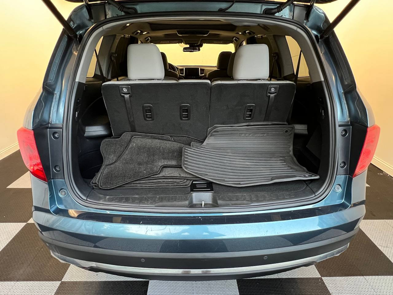 Used 2016 Honda Pilot Elite image 33