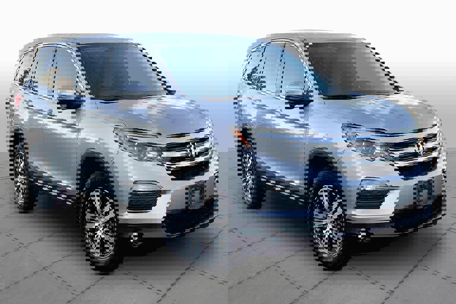 Used 2017 Honda Pilot EX image 3