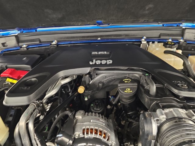 Used 2020 Jeep Gladiator Overland AWD/4WD image 36