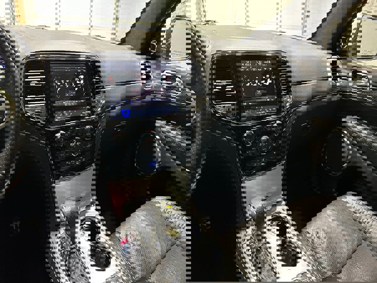 Used 2020 Jeep Grand Cherokee SRT AWD/4WD image 36