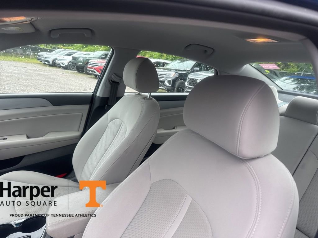 Used 2019 Hyundai Sonata SEL w/ Tech Package 02 FWD image 12