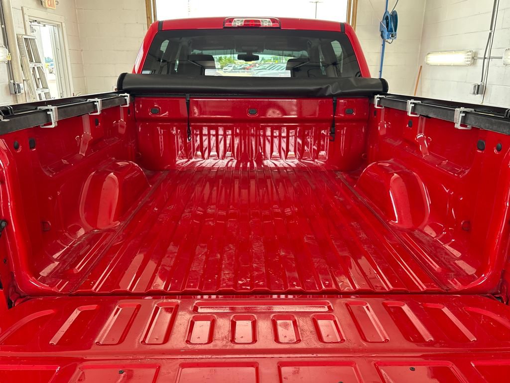 Used 2018 Chevrolet Silverado 1500 LT w/ All Star Edition AWD/4WD image 34