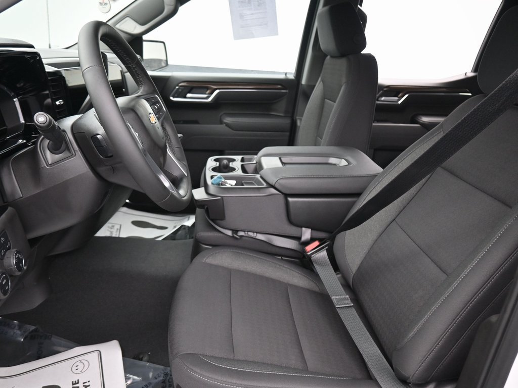 Used 2025 Chevrolet Silverado 1500 LT AWD/4WD image 24