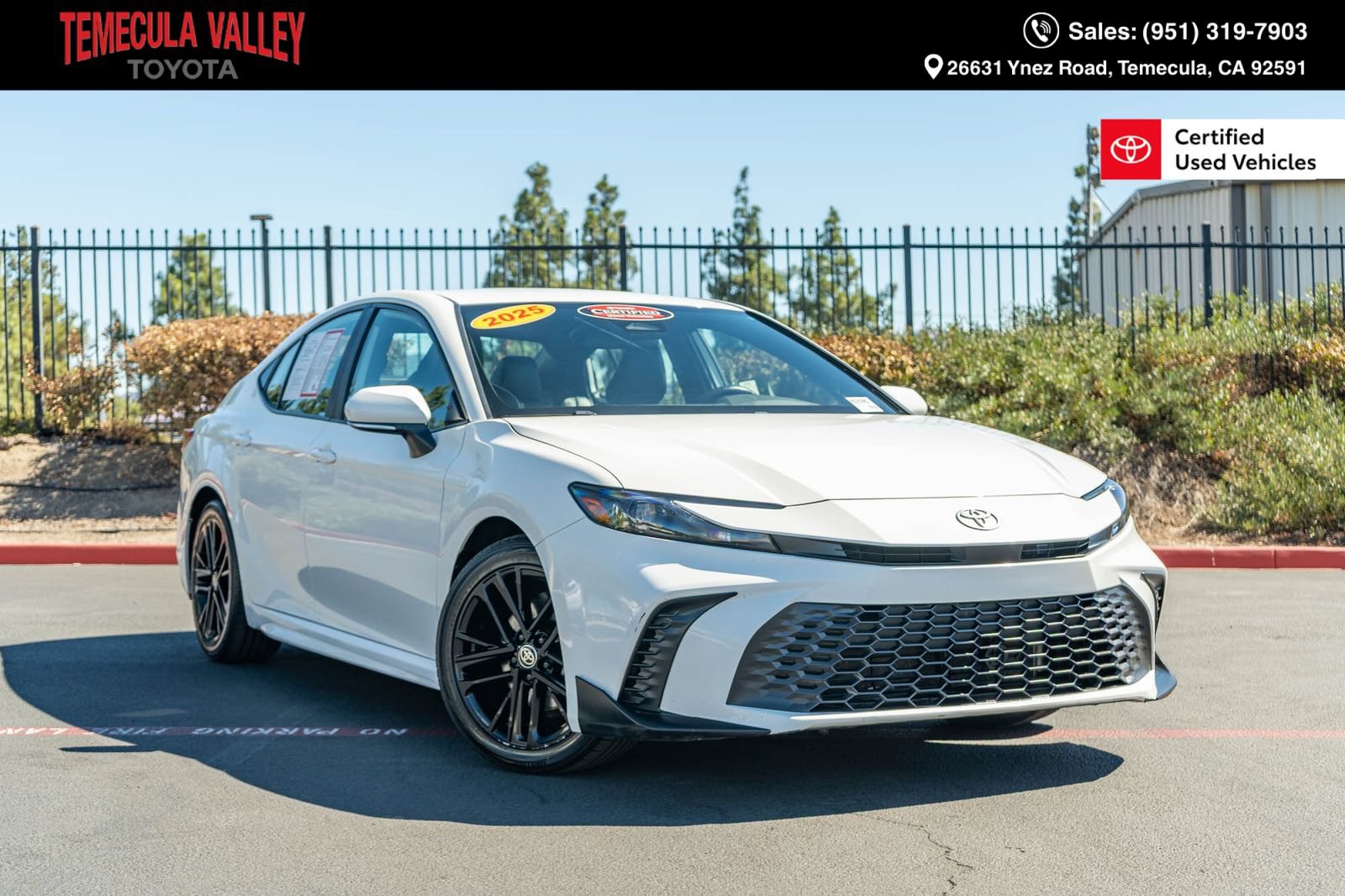 Certified 2025 Toyota Camry SE FWD image 1