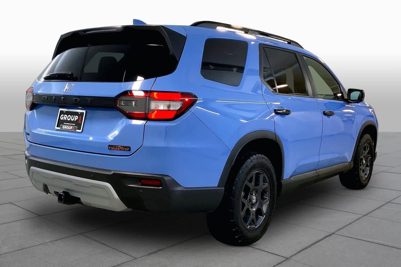 Used 2025 Honda Pilot TrailSport image 12