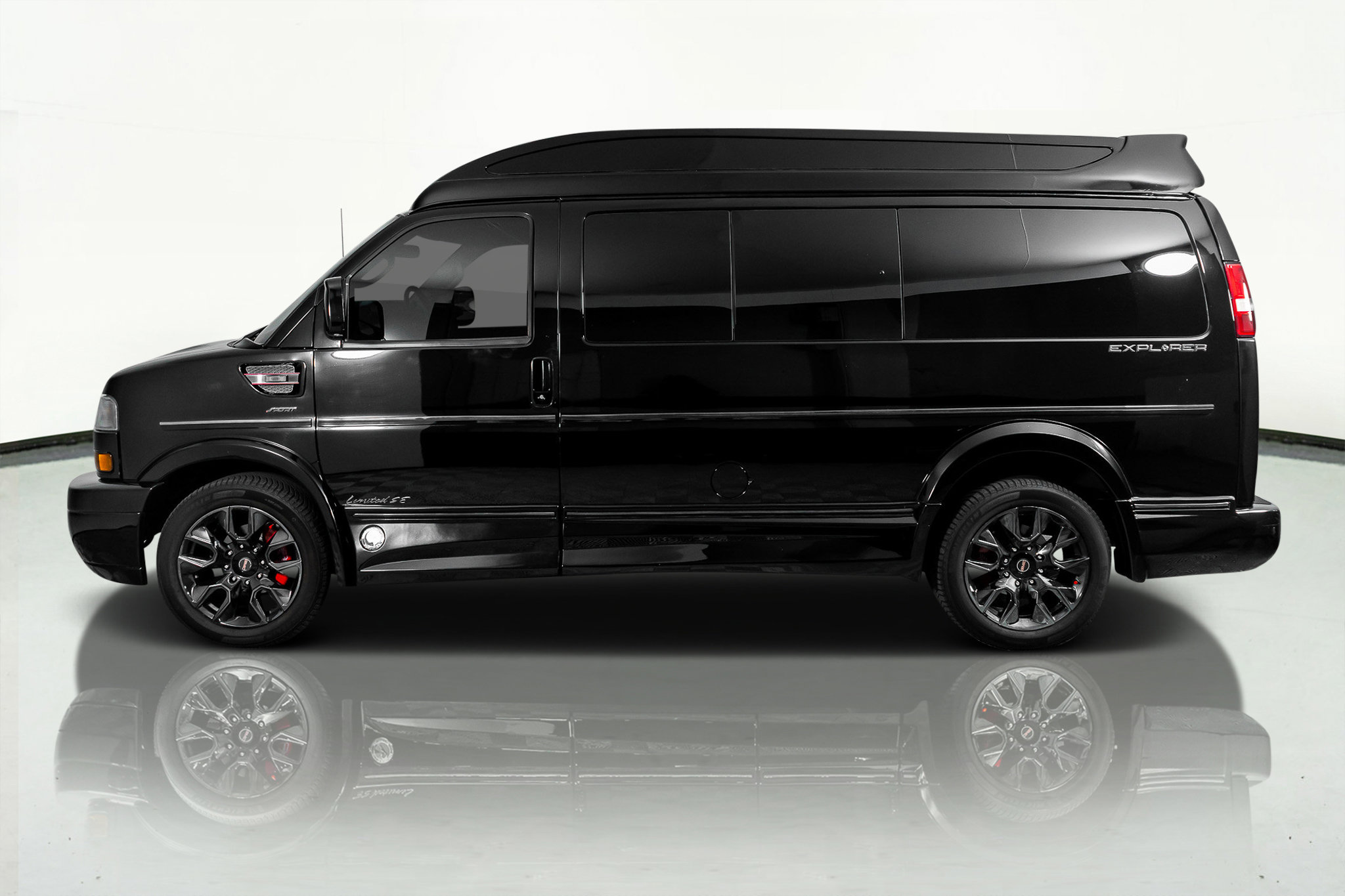 Used 2023 GMC Savana 2500 Conversion Van image 16