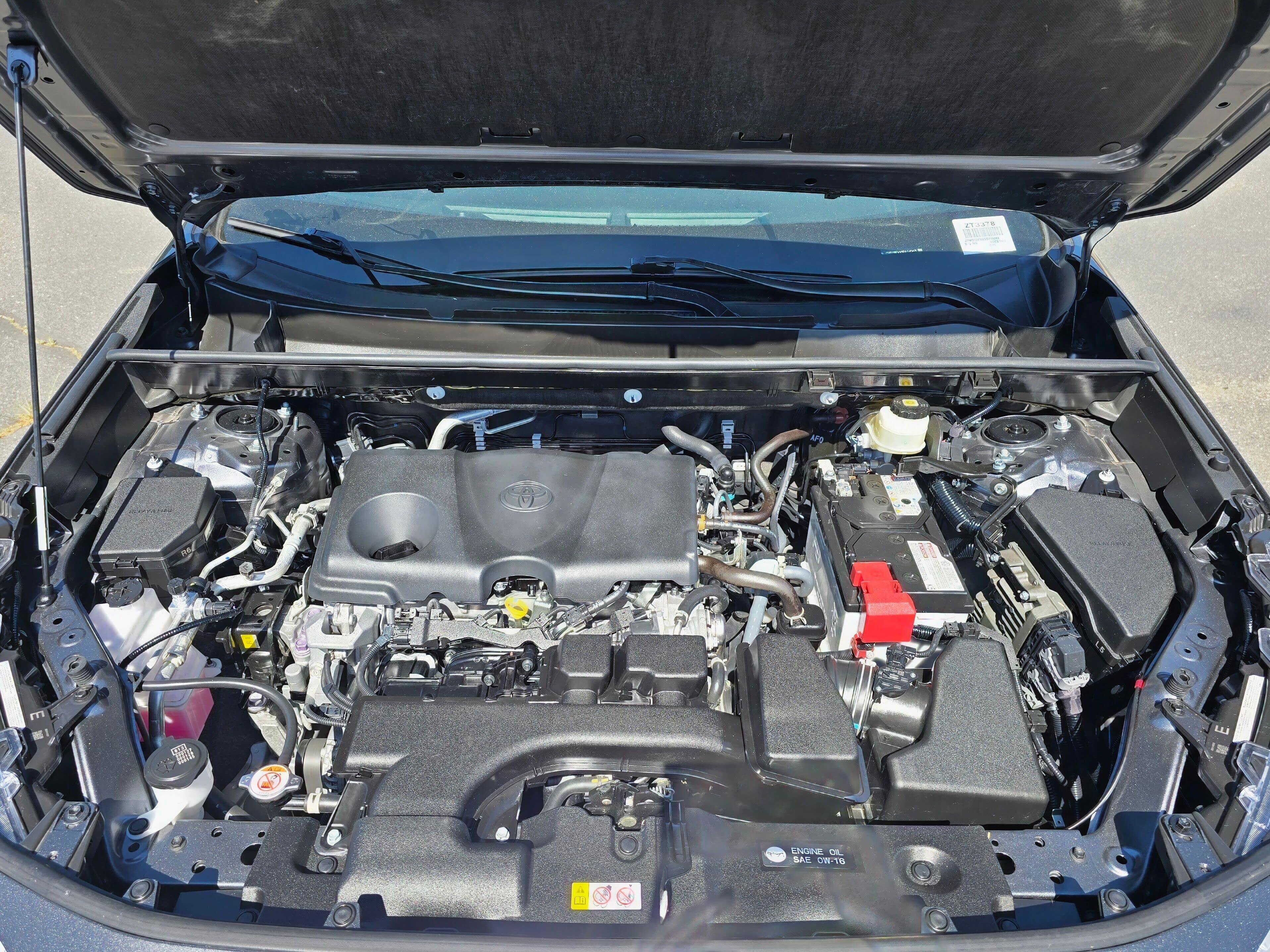 Used 2025 Toyota RAV4 LE AWD/4WD image 9