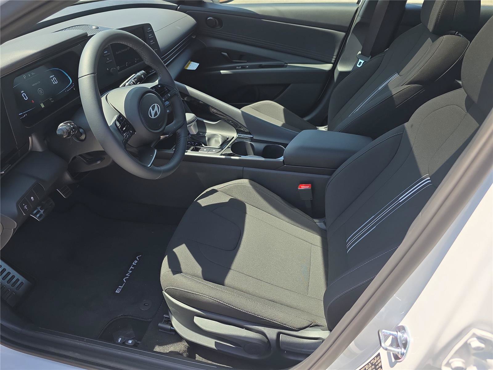New 2026 Hyundai Elantra SEL Sport w/ Cargo Package FWD image 2