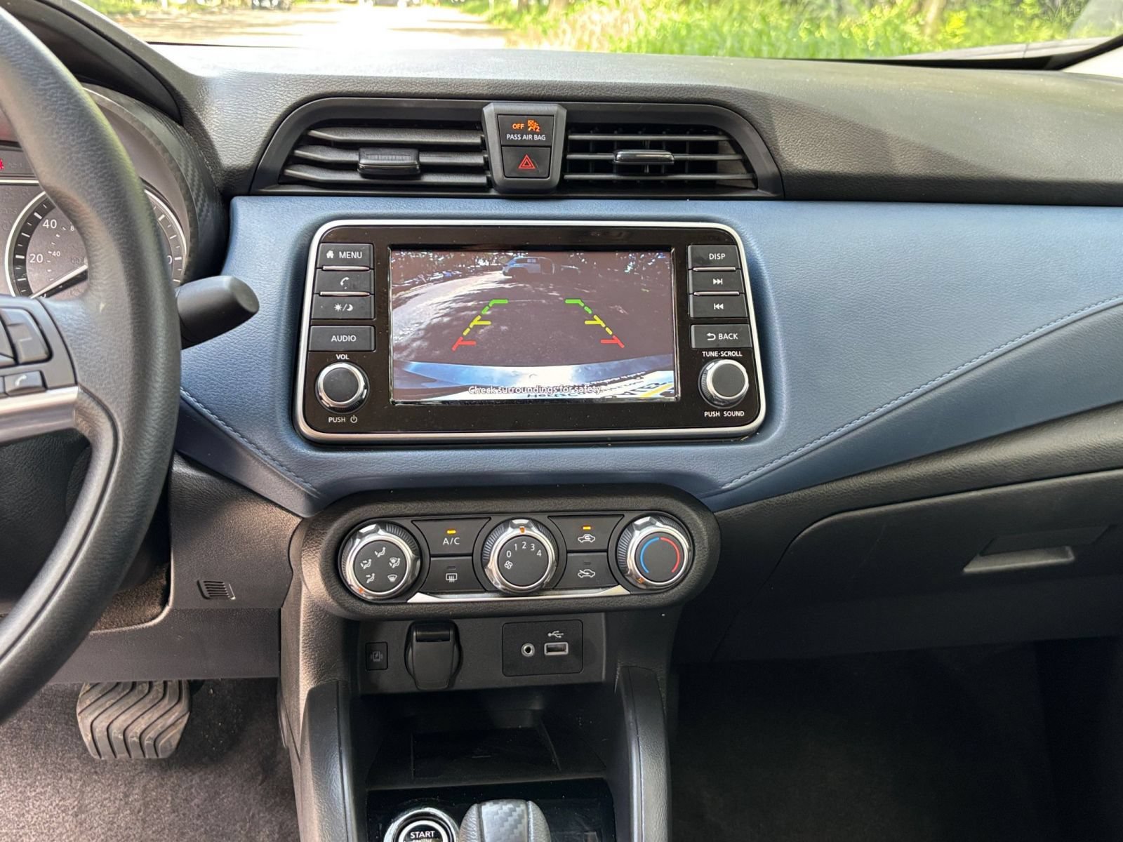 Used 2025 Nissan Versa SV FWD image 16