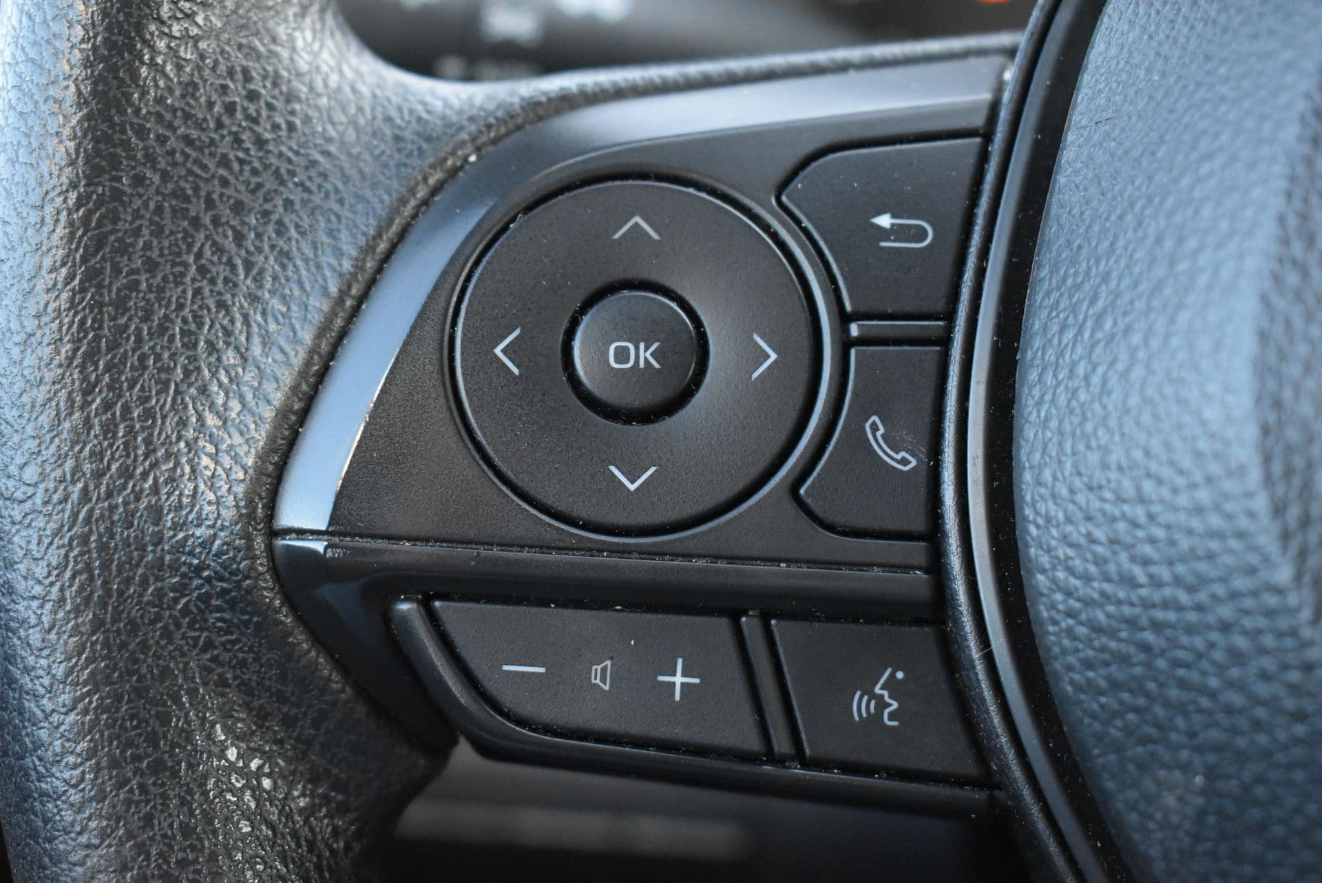 Used 2024 Toyota Corolla LE FWD image 17