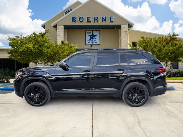 Used 2022 Volkswagen Atlas SE w/ Panoramic Sunroof Package FWD image 2