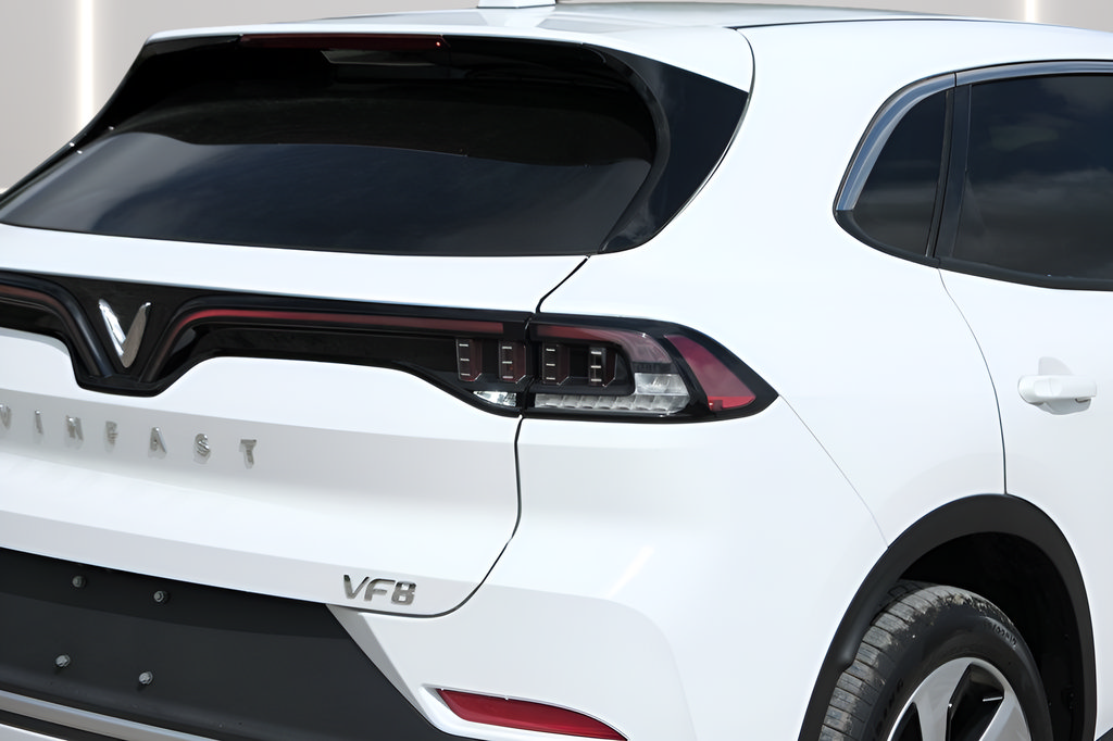 New 2025 VinFast VF 8 Eco AWD/4WD image 30