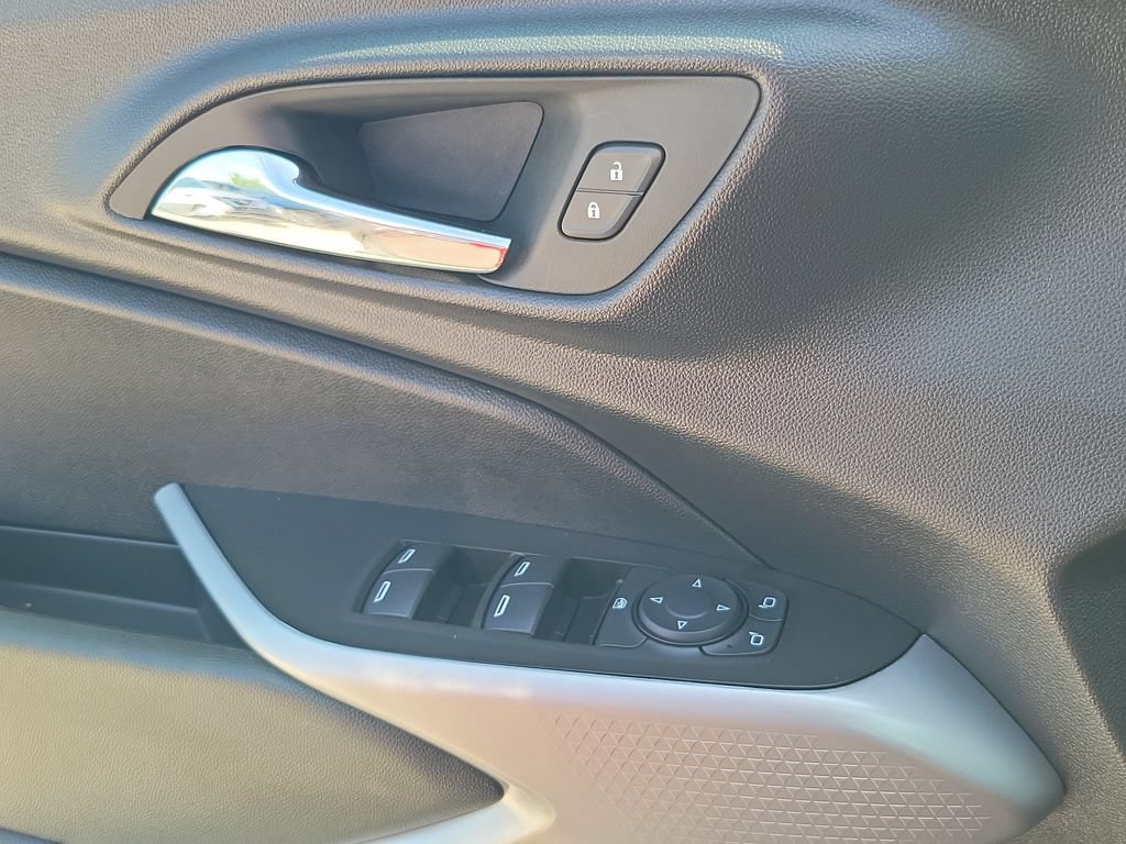 Used 2026 Chevrolet Trax LS FWD image 19