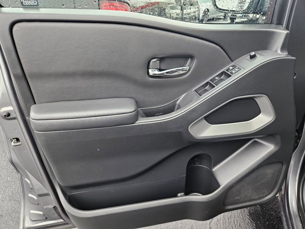 Used 2024 Nissan Frontier SV w/ SV Convenience Package image 10