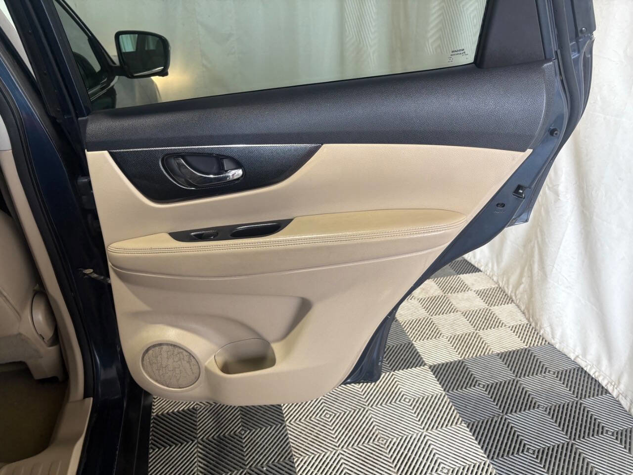 Used 2015 Nissan Rogue SL image 10