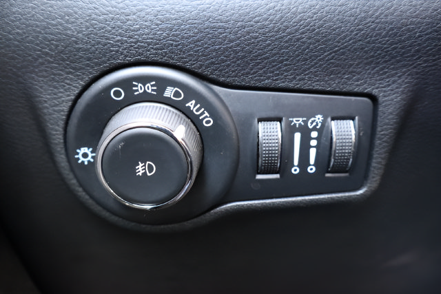Used 2024 Jeep Compass Latitude AWD/4WD image 17